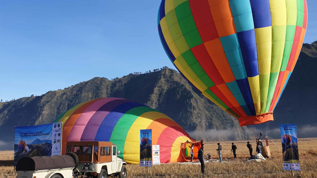 Pengalaman seru naik balon udara di Bromo Terbang 2019. Foto: Dok. Bagas Indyatmono