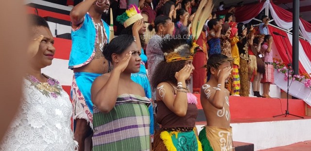 Masyarakat di Wamena merayakan upacara kemerdekaan Indonesia. (BumiPapua.com/Stefanus)