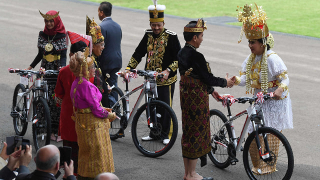 Perayaan HUT ke-74 Kemerdekaan RI di Istana Merdeka, jokowi, Nora Tristyana