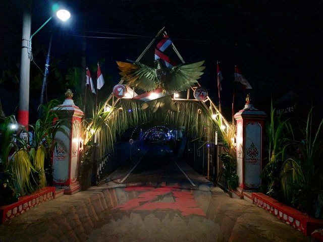 Unik Dukuh Serut Di Jawa Tengah Hias Gapura Dengan Lukisan 3
