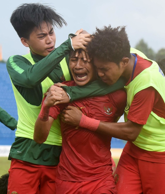 Selebrasi pemain Timnas Indonesia U-19 usai mencetak gol ke gawang Timnas Malaysia saat bertanding pada semifinal Piala AFF U-18 di Stadion Go Dau di Provinsi Binh Duong, Vietnam. Foto: ANTARA FOTO/Yusran Uccang
