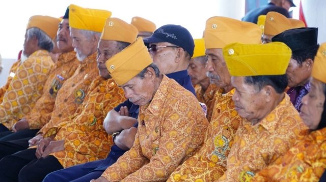 Para veteran di Majene saat mengikuti upacara HUT ke-74 RI. Foto: Dok. Humas Pemkab Majene