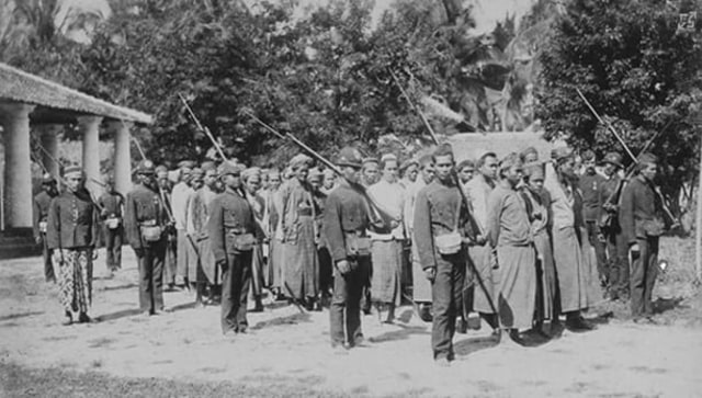 Para pemberontak petani Banten dalam peristiwa ‘Geger Cilegon’ yang ditangkap VOC, tahun 1888. Foto: KITLV Collection
