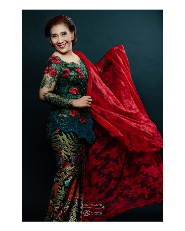 Busana Menteri Kelautan dan Perikanan Susi Pudjiastuti