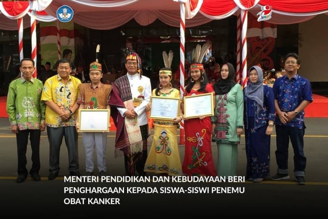 com-Mendikbud beri penghargaan siswa-siswi penemu obat Kanker Foto: Dok. Ditjen Dikdasmen
