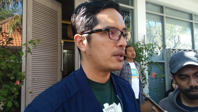 Humas KPK Febri Diansyah saat berada di Denpasar, Bali