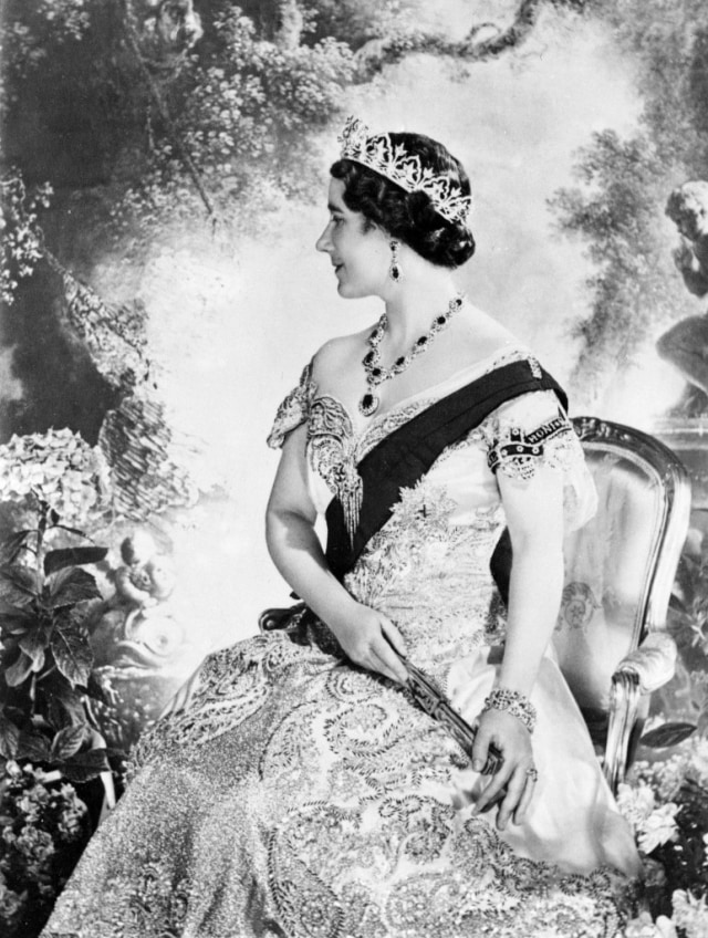 Potret Lawas Royal Family, dari Ratu Elizabeth hingga Meghan Markle (190250)