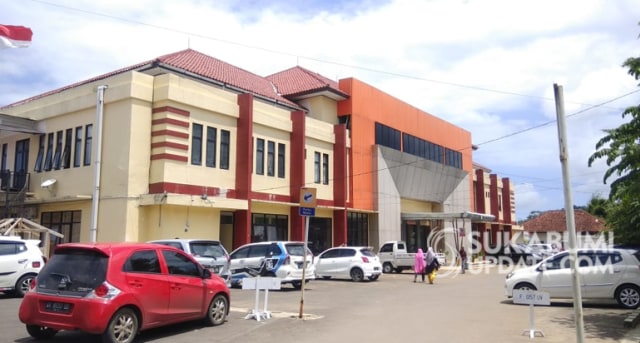 RSUD Jampang Kulon tempat M, seorang ibu rumah tangga dirawat setelah mencoba bunuh diri dengan meminum pemutih pakaian. | Sumber Foto:Ragil Gilang