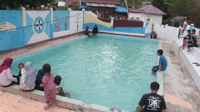 Kolam air panas di Desa Uhailanu, Kecamatan Aralle, Kabupaten Mamasa. Foto: Zulkifli