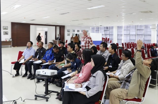 Suasana saat pemberian materi kepada peserta pelatihan NASE, Senin (19/8) | Foto: Humas ITERA