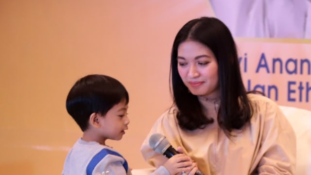 Selvi Ananda: Jan Ethes Anak ASI (24229)