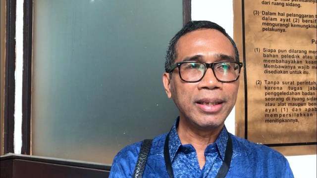 Petrus Bello pemilik 4 ikan koi yang mati akibat listrik padam gugat PLN ke Pengadilan Negeri Jakarta Selatan. Foto: Lutfan Darmawan/kumparan