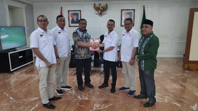 KPU Serahkan Dokumen Anggota DPRD Terpilih ke Mendagri (715509)