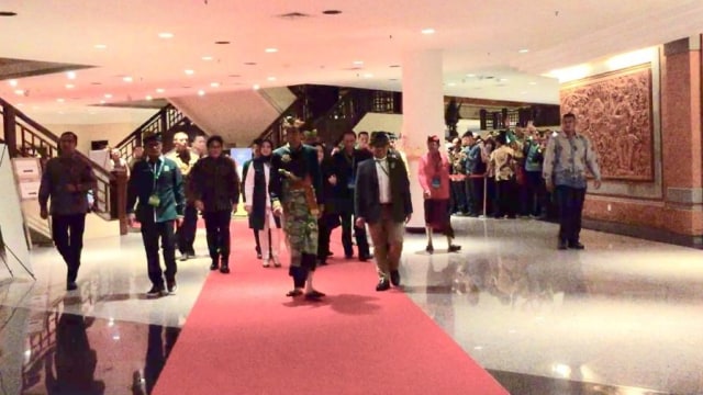 Tiba di Muktamar PKB, Jokowi dan Megawati Diteriaki 'Papua Damai' (26639)