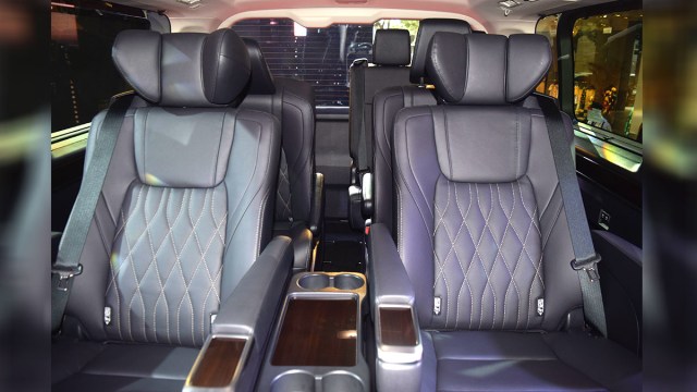 Toyota Hiace Varian Termewah Meluncur, Lebih Murah dari Alphard (119392)