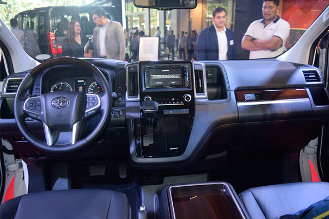 Toyota Hiace Varian Termewah Meluncur, Lebih Murah dari Alphard (119393)