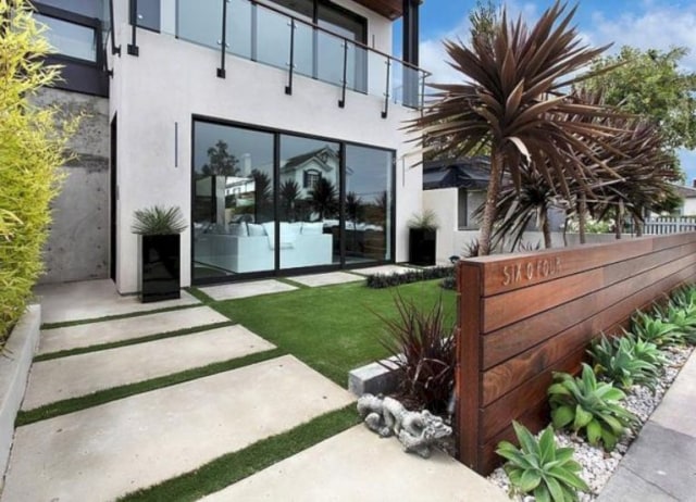 taman depan rumah sederhana modern minimalis