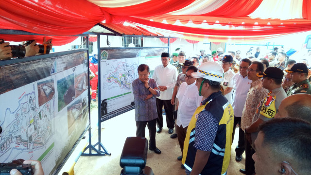 Jusuf Kalla, Menkominfo hingga Menteri PANRB Tinjau Pembangunan UIII di Depok. Foto: Kevin S. Kurnianto/kumparan