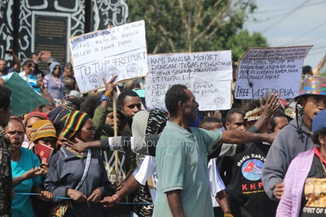 Unjuk rasa di Kota Timika.  (BumiPapua.com/Katharina)