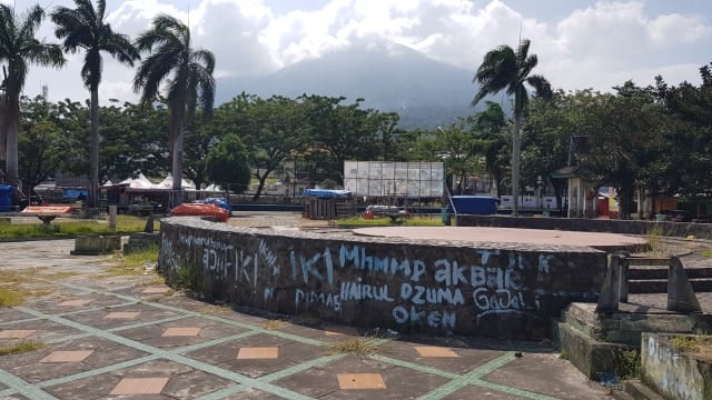 Kondisi lokasi Dodoku Ali. Terihat aksi vandalisme. (Foto: Faris Bobero/cermat)