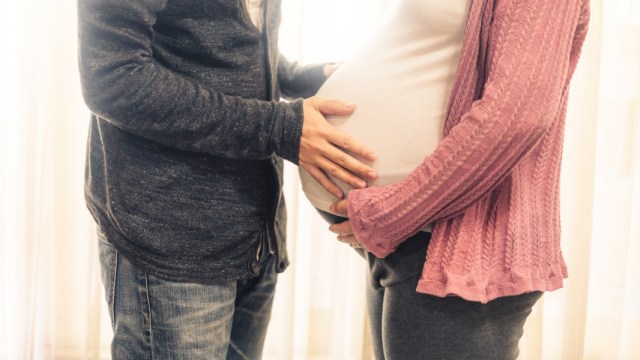 ibu hamil dan calon ayah Foto: Shutterstock