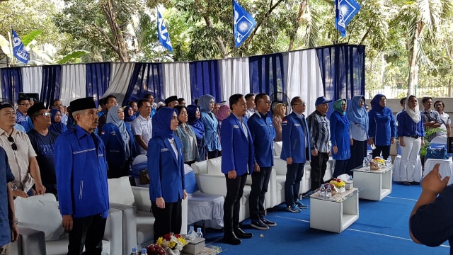 Zulkifli Hasan dan Amien Rais di acara milad ke-21 PAN di kolong Tol Pluit