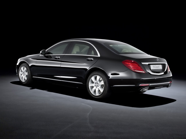 Mengintip Fitur Mercedes-Benz S 600 Guard, Mobil Dinas Baru Jokowi (107156)