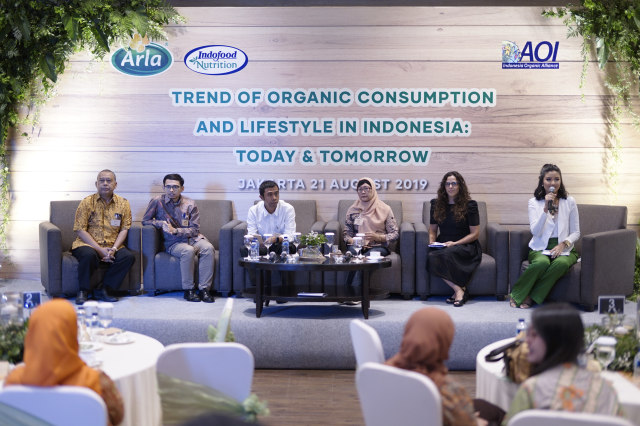 Diskusi bertajuk Tren Konsumsi dan Gaya Hidup Organik di Indonesia yang digelar PT Arla Indofood dan Aliansi Organis Indonesia (AOI), 21/8. Foto: Dok. Arla