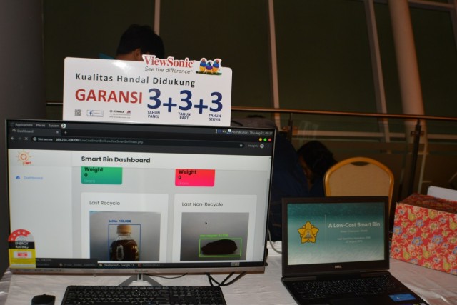 Sistem kerja tong sampah pintar atau Smart Bin karya mahasiswa Unsyiah dapat dipantau lewat monitor. Foto: Dok. Unsyiah