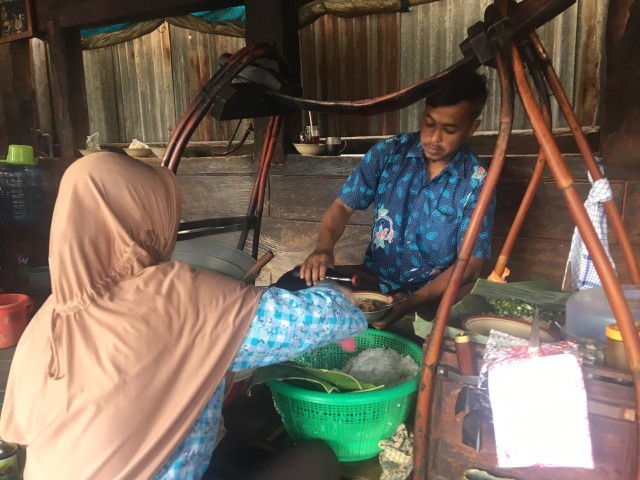 Suasana Kuliner Soto Sawah Pak Tosin, di Karangploso, Kabupaten Malang, sabtu pagi (24/8). Foto: Rezza Do'a Lathanza/tugumalangid