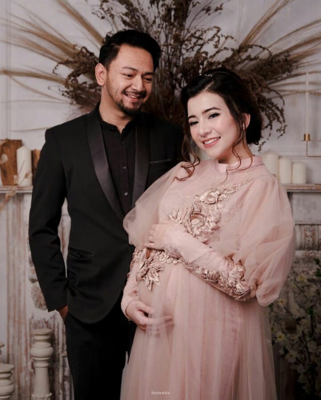 7 Potret Rizkina Nazar, Kakak Rizky Nazar yang Baru Melahirkan (93110)