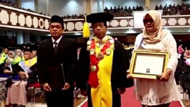 Wisuda Irza, almarhum mahasiswa UNS korban kecelakaan truk di Puskemas Boyolali. Foto: Dok. Istimewa