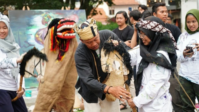 Tradisi Magis dan 'Pemancing Keributan' (136203)