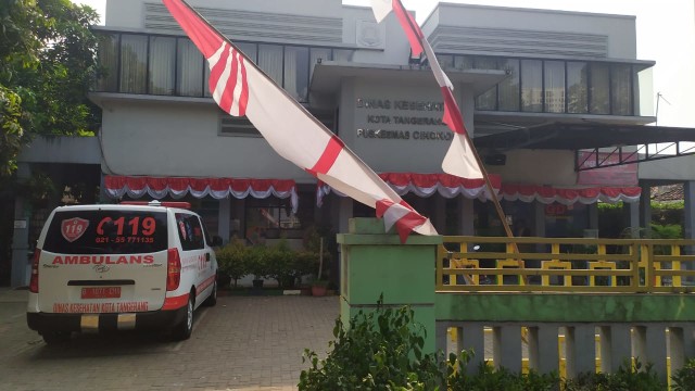 Mobil ambulans di Puskesmas Cikokol, Tangerang