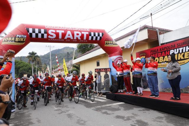 Promosikan Danau Toba, Polda Sumut Gelar Merah Putih Toba Bike 2019