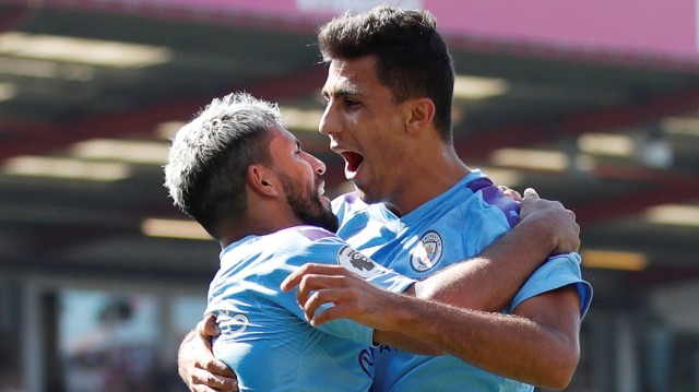 Sergio Aguero merayakan gol ke gawang Bournemouth bersama Rodrigo. Foto: Reuters/Matthew Childs