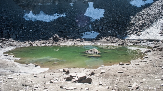 Misteri Ratusan Tengkorak Manusia Tercecer di Danau Himalaya (62665)