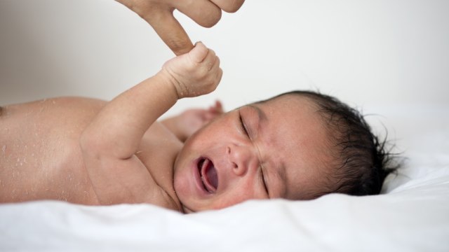 ilustrasi bayi dengan tubuh sangat lembek akibat kondisi hipotonia Foto: Shutterstock