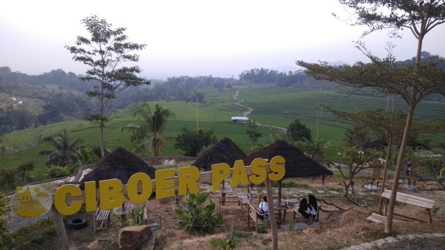 Curug Cipeuteuy Oase Hijau Instragamable Di Kaki Gunung