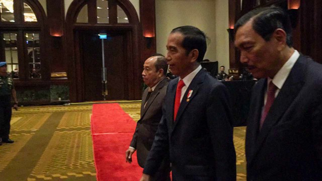 Presiden Jokowi (tengah) di Pembukaan Orientasi dan Pembekalan Anggota DPR dan DPD Terpilih di Hotel Bidakara Foto: Ferry Fadhlurrahman/kumparan