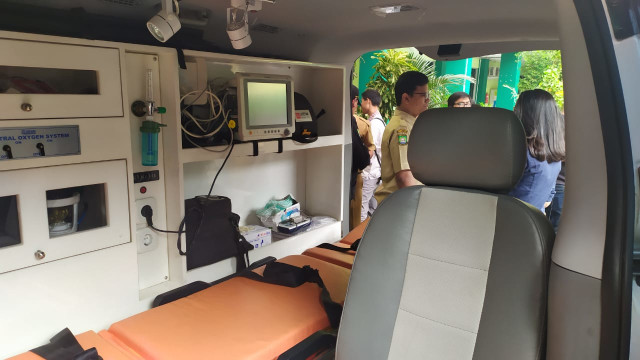 Kadinkes Tangerang Bongkar Isi Ambulans yang Tak Bisa Antar Jenazah (94862)