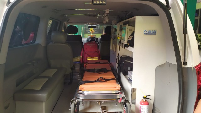 Kadinkes Tangerang Bongkar Isi Ambulans yang Tak Bisa Antar Jenazah (94861)