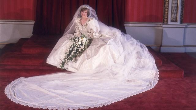 Gaun Pengantin Putri Diana. Foto: Getty Images/Hulton Royals Collection