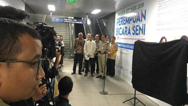 Gubernur DKI Jakarta Anies Baswedan meresmikan Jakarta Art Week 2019. Foto: Paulina Herasmaranindar/kumparan