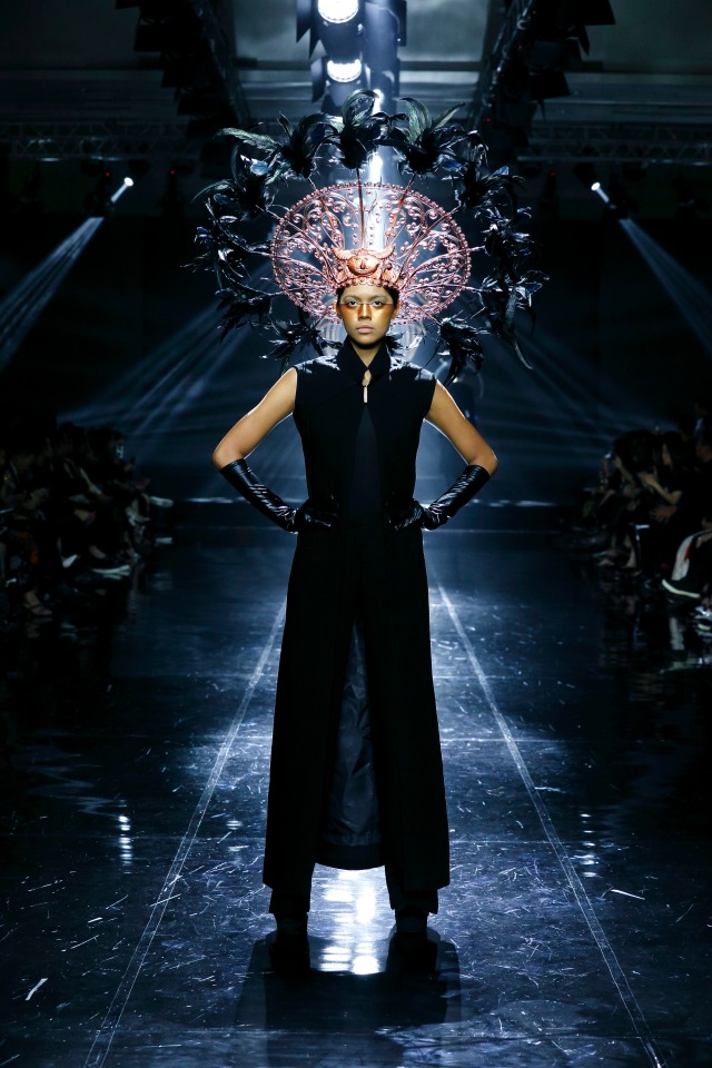 Koleksi Aku Untukmu Indonesia rancangan Rinaldy Yunardi di JFFF 2019. Foto: dok. JFFF