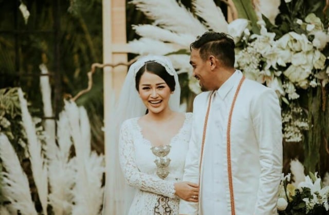 Ini 5 Momen Pernikahan Glenn Fredly dan Mutia Ayu (125152)