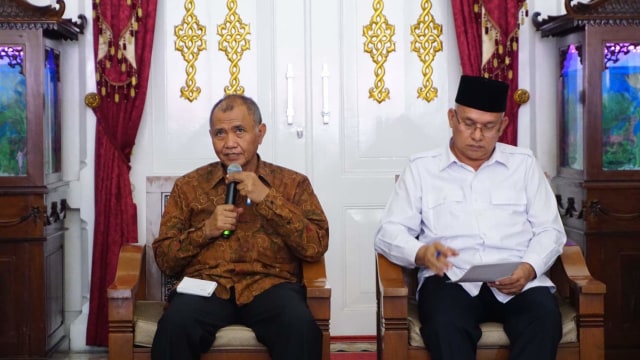 Ketua Komisi Pemberantasan Korupsi (KPK) Agus Rahardjo (kiri). Foto: Zuhri Noviandi/kumparan