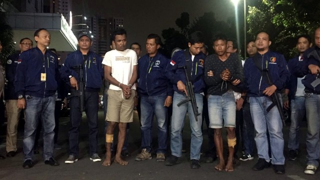 2 tersangka pembunuhan di Sukabumi tiba di Polda Metro Jaya. Foto: Raga Imam/kumparan