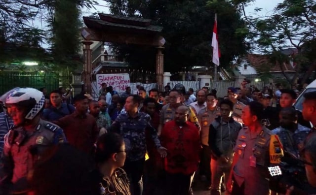 Rombongan Gubernur Papua di Asrama Kalasan Surabaya.