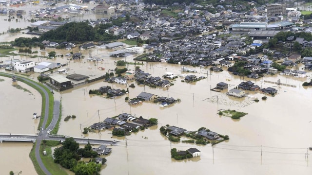 Foto udara daerah yang terdampak banjir di Takeo, Saga, Jepang. Foto: Kyodo / via REUTERS